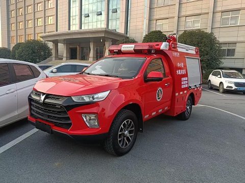 慶鈴四驅(qū)1.5噸水罐消防車